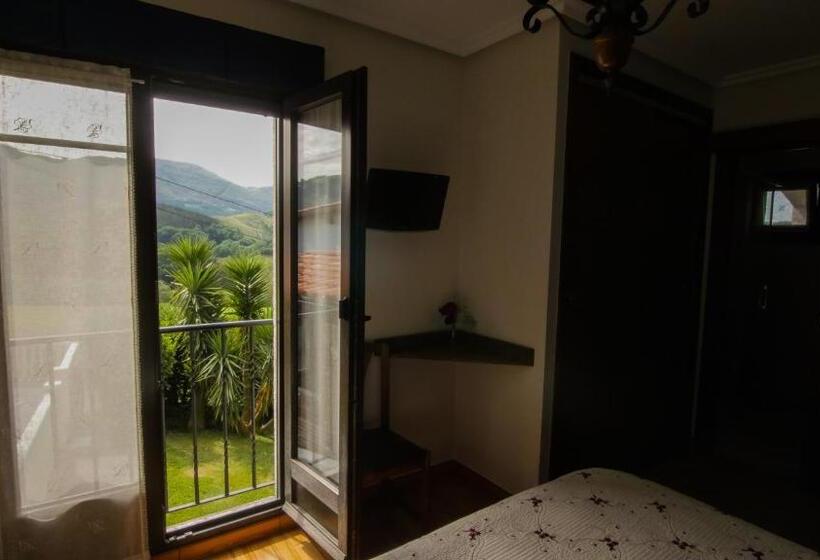 پانسیون Tolare Berri