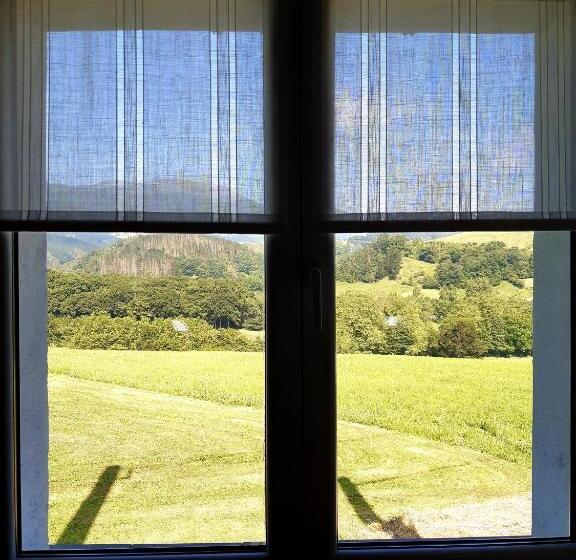 پانسیون Tolare Berri