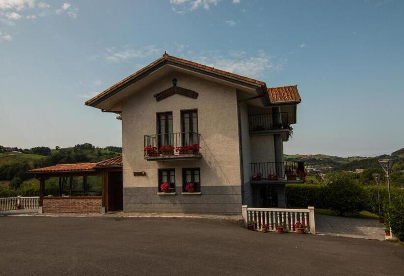 پانسیون Tolare Berri