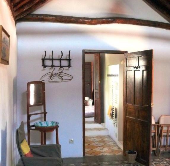 بنسيون Viña Y Rosales