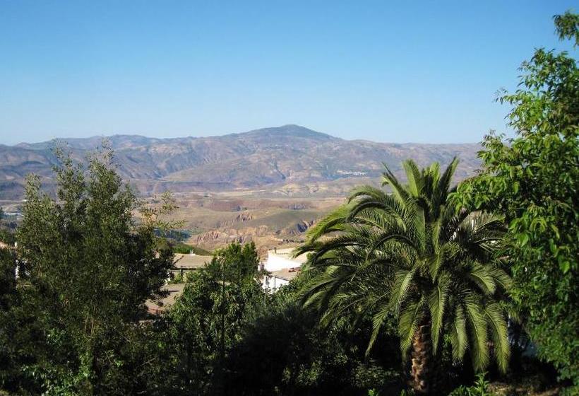 بنسيون Viña Y Rosales