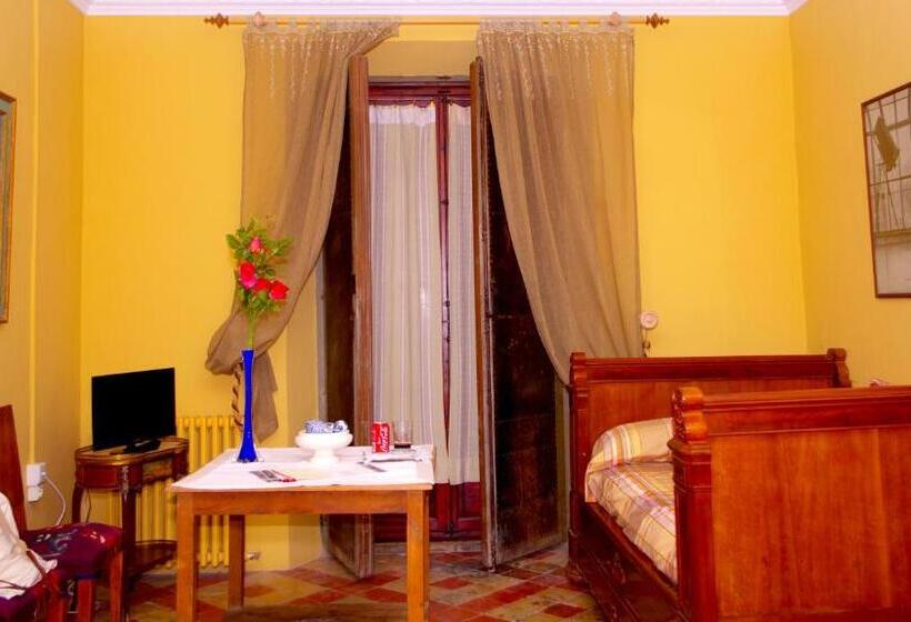 هاستل Olmitos 3, Casa Palacio Real Piedad