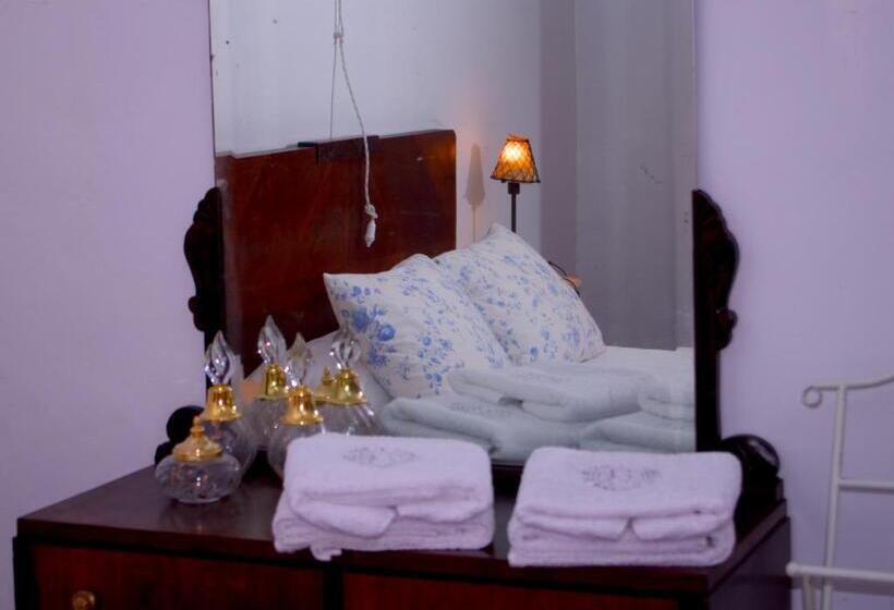 هاستل Olmitos 3, Casa Palacio Real Piedad