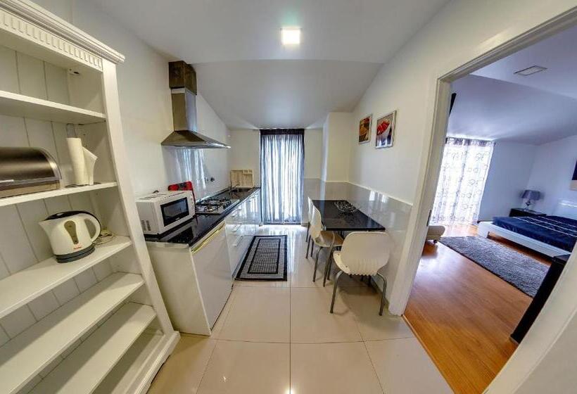Apartamentos 7 Saias Marginal