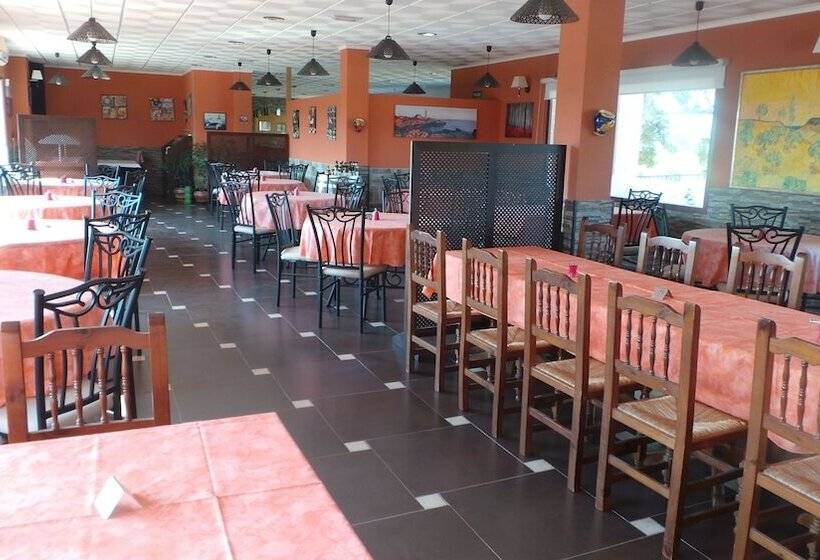 فندق Restaurante Rural Cau Blanch