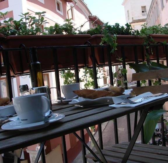 Las Coles Apartasuites