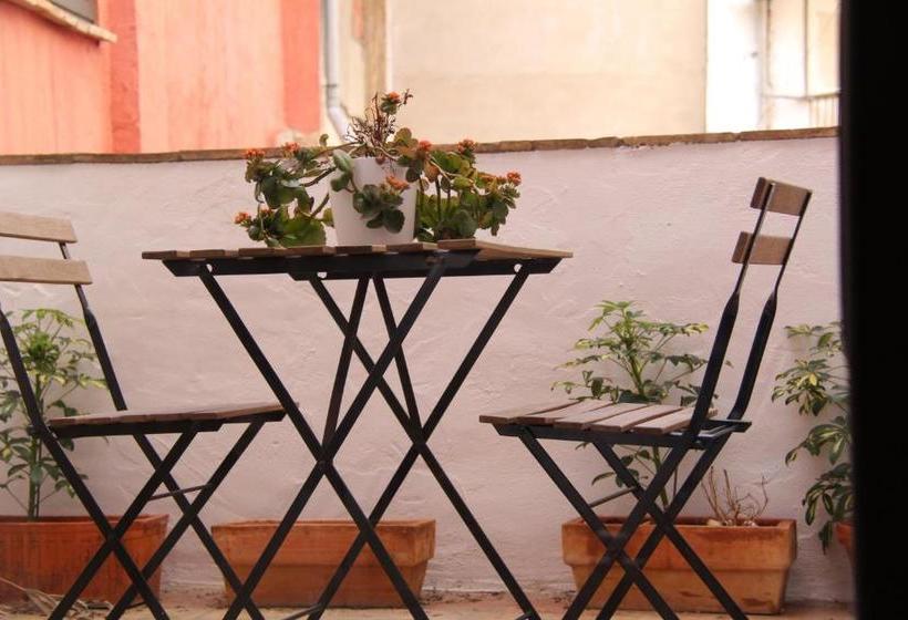 Las Coles Apartasuites