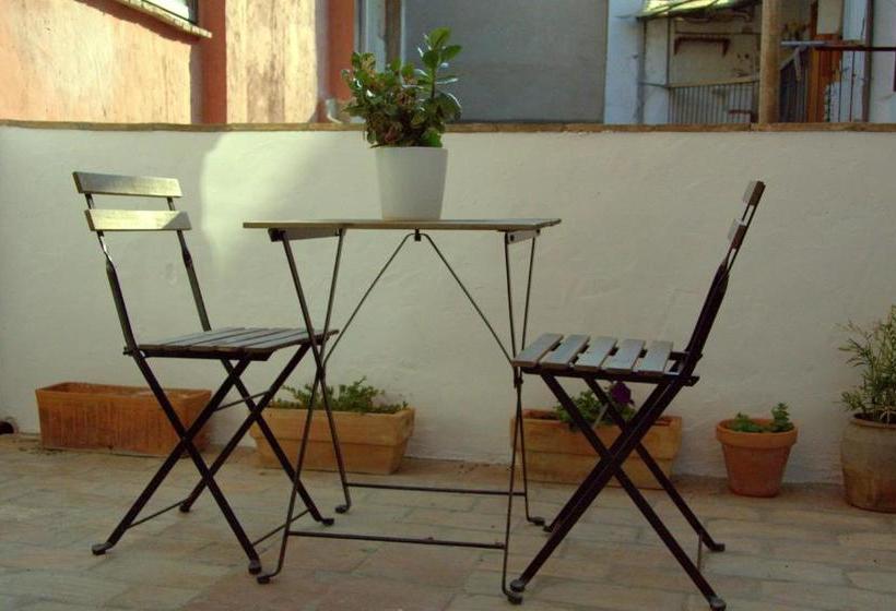 Las Coles Apartasuites