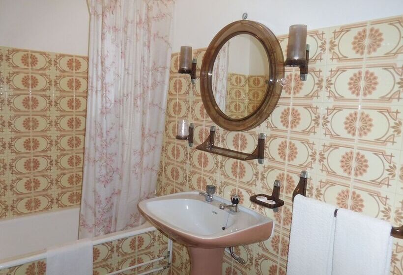 膳宿费 Casa De Hóspedes Granifóia