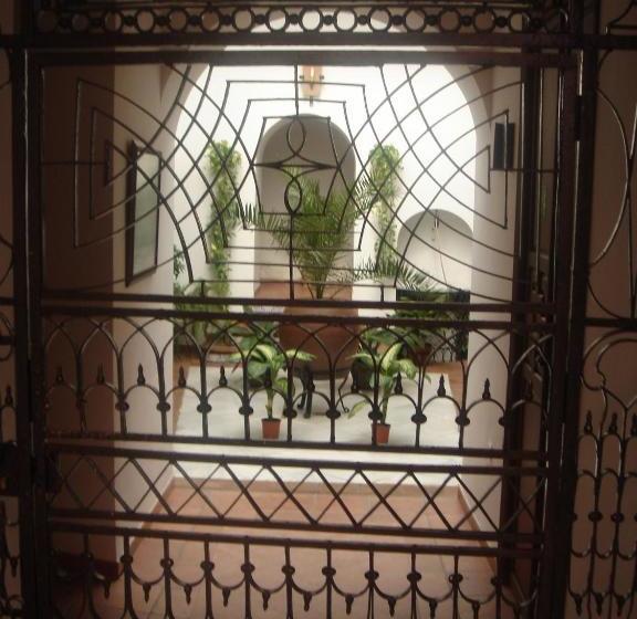 Пансион Casa Maika