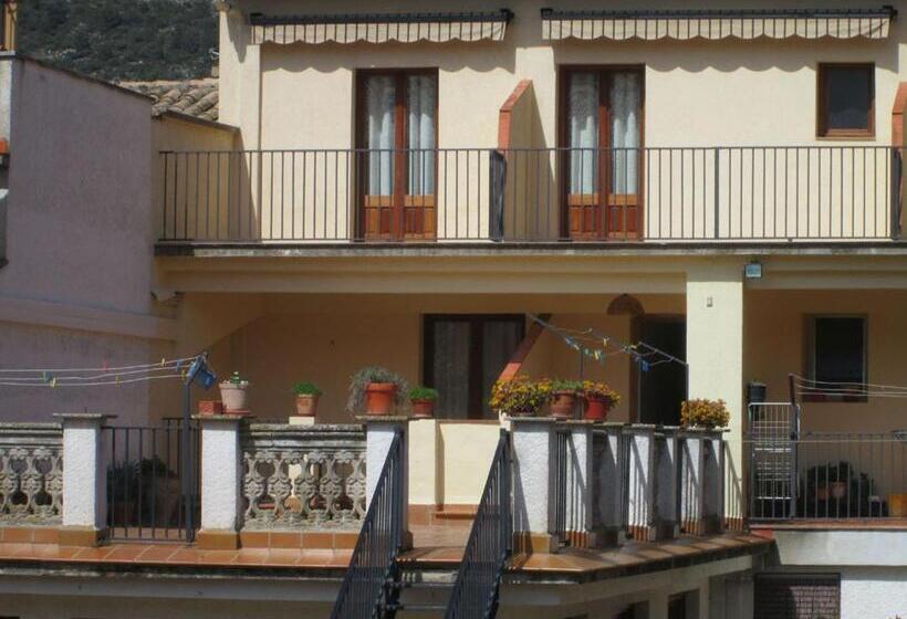 פנסיון Fonda Urquizu