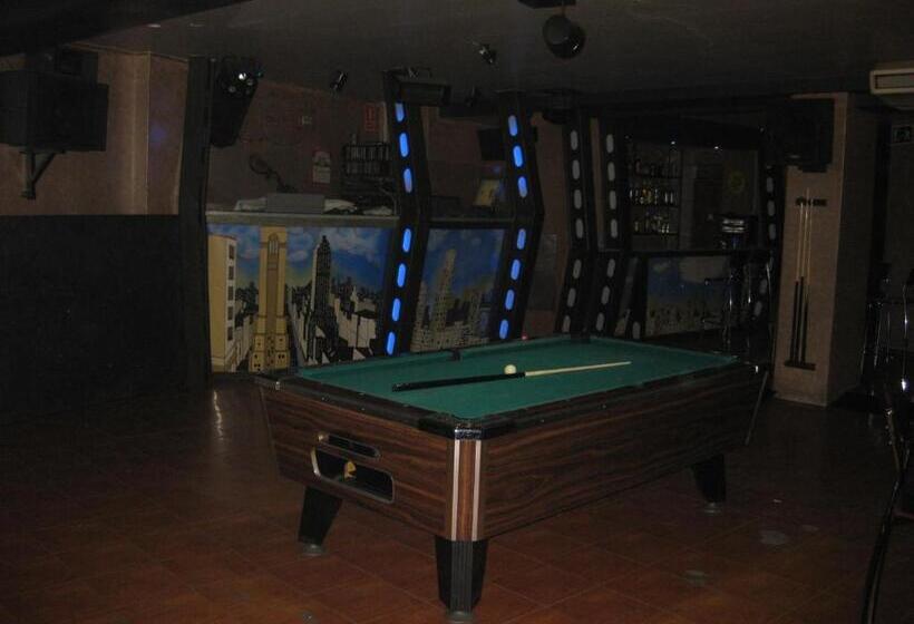 פנסיון Hostal Alvaro I