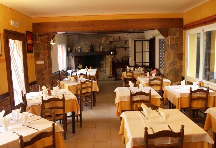 Пансион Hostal Barnes