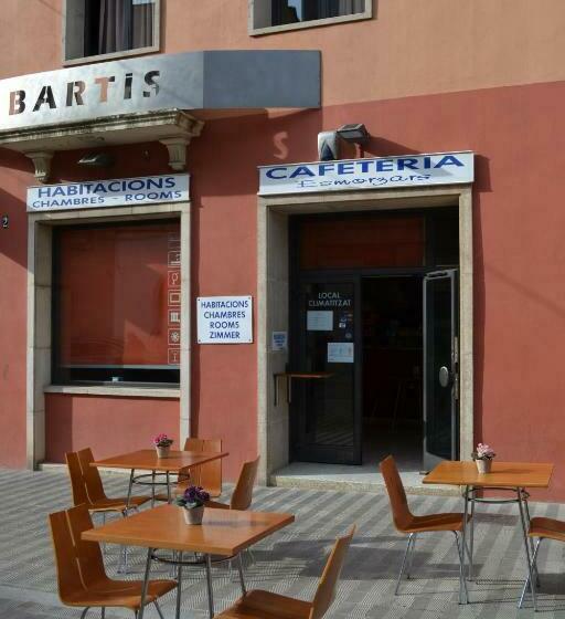 پانسیون Hostal Bartis