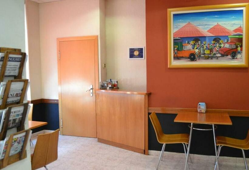 پانسیون Hostal Bartis