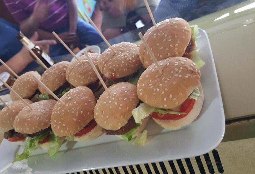 Пансион Hostal Cabañas