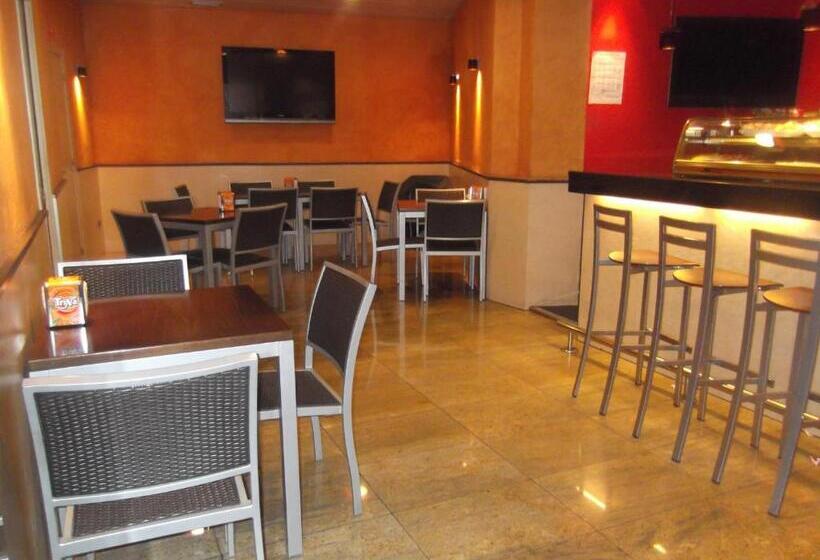 펜션 Hostal Cafeteteria Goya