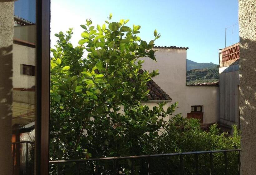 펜션 Hostal Cerezo 2