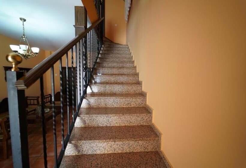 بنسيون Hostal La Dehesa Del Valle Pedroches