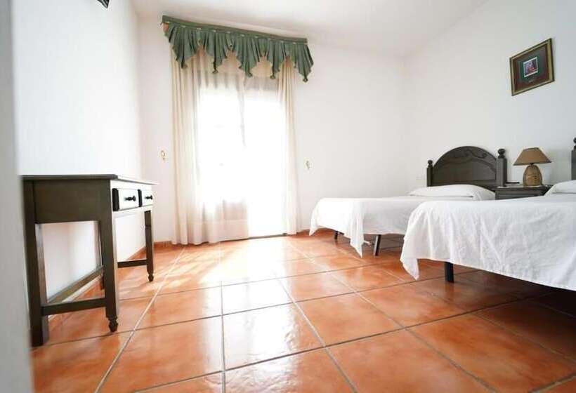 بنسيون Hostal La Dehesa Del Valle Pedroches