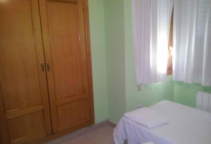 پانسیون Hostal El Alba