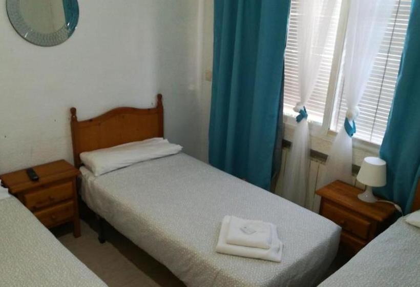 پانسیون Hostal El Alba