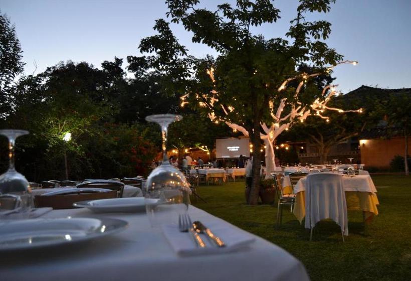 پانسیون Hostal El Cardenillo