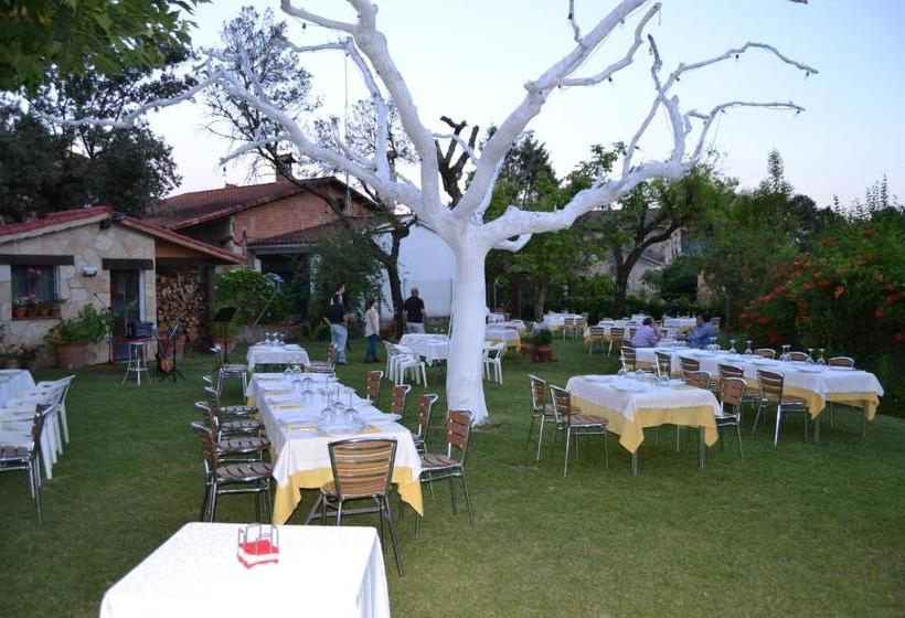 پانسیون Hostal El Cardenillo