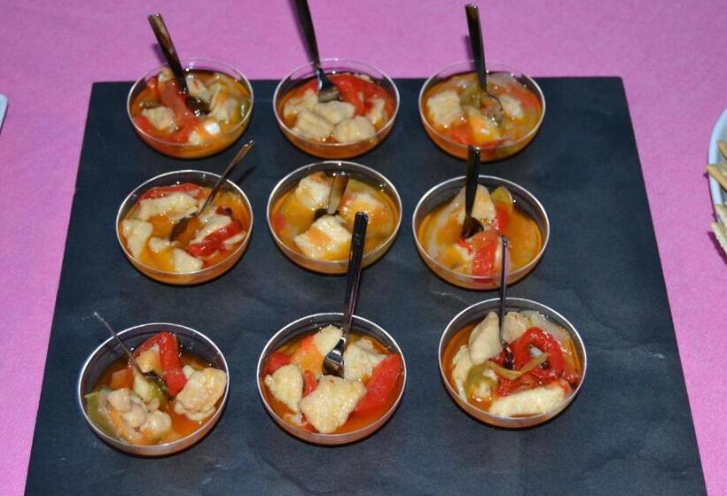 پانسیون Hostal El Cardenillo