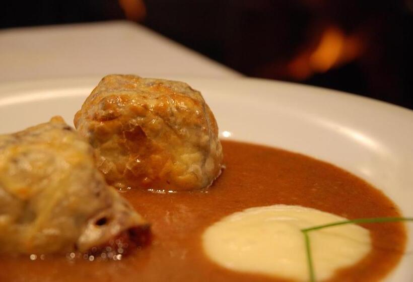 پانسیون Hostal El Cardenillo