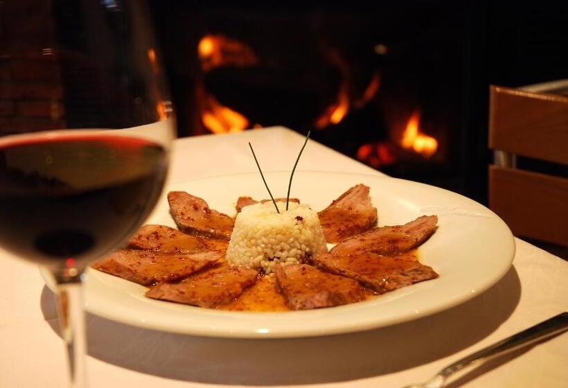 پانسیون Hostal El Cardenillo