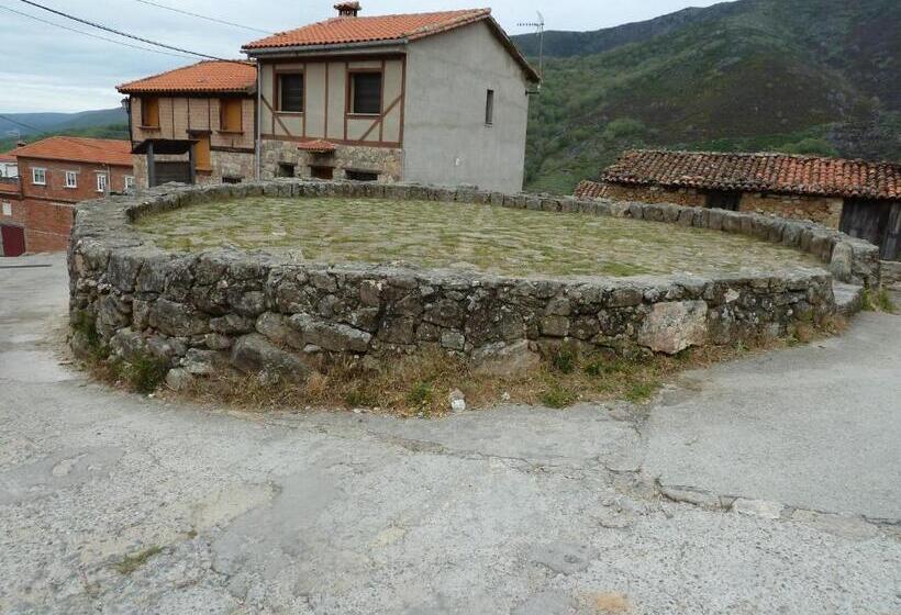 پانسیون Hostal El Cardenillo