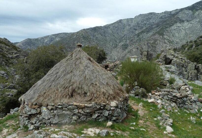 پانسیون Hostal El Cardenillo