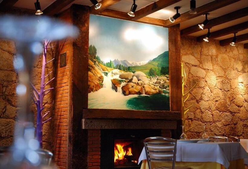 پانسیون Hostal El Cardenillo