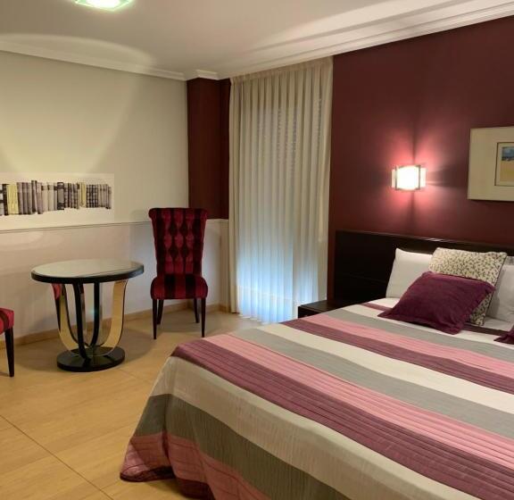 بنسيون Hostal El Lechuguero