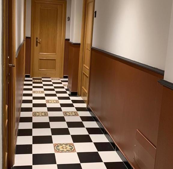 بنسيون Hostal El Lechuguero