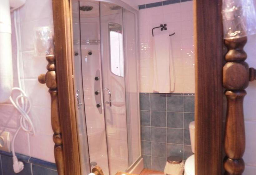 بنسيون Hostal El Olmo