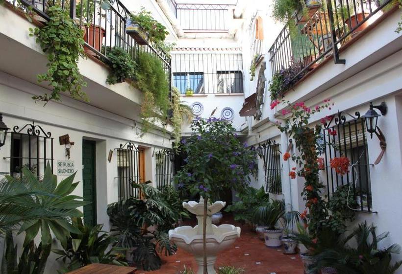پانسیون Hostal El Patio
