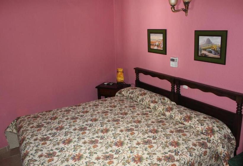 پانسیون Hostal El Patio