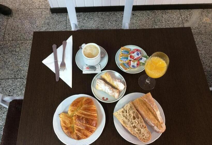 ペンション Hostal Expo