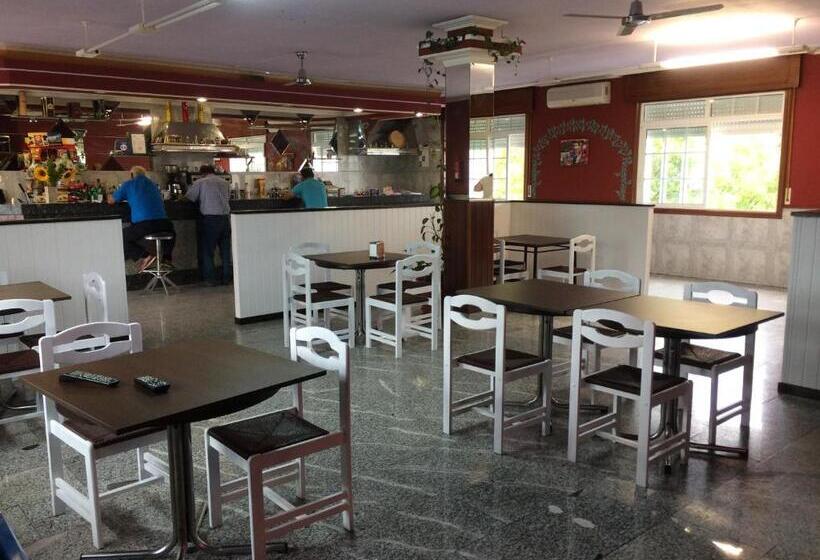 ペンション Hostal Expo