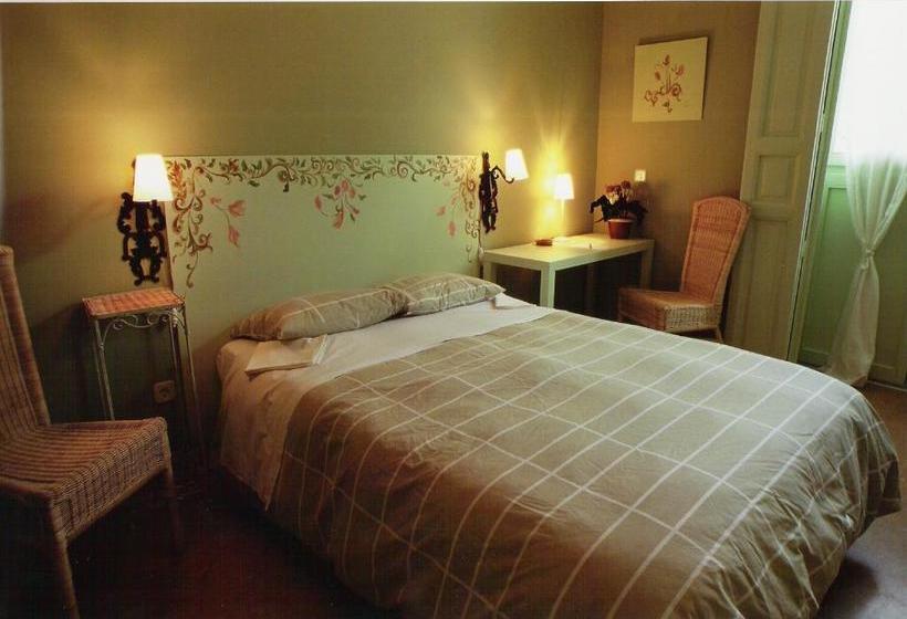 پانسیون Hostal Fornos