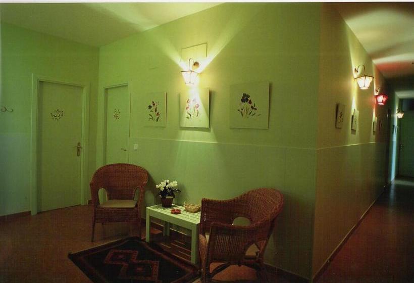 پانسیون Hostal Fornos