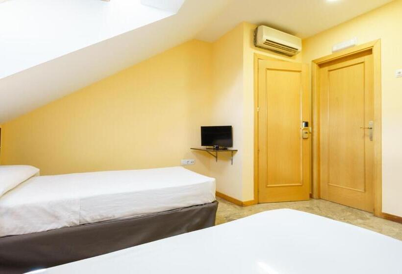 پانسیون Hostal Frasca By Vivere Stays