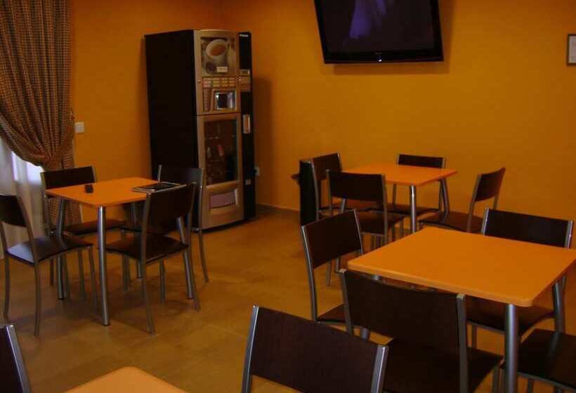 Пансион Hostal Jijones