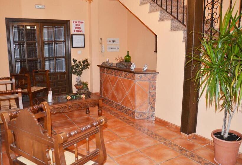 بنسيون Hostal La Dehesa Del Valle Pedroches