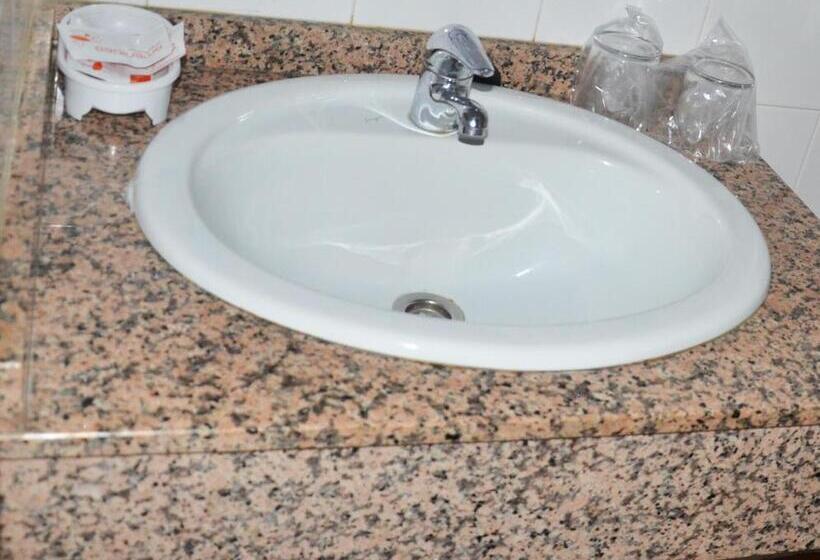 بنسيون Hostal La Dehesa Del Valle Pedroches