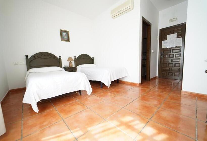بنسيون Hostal La Dehesa Del Valle Pedroches