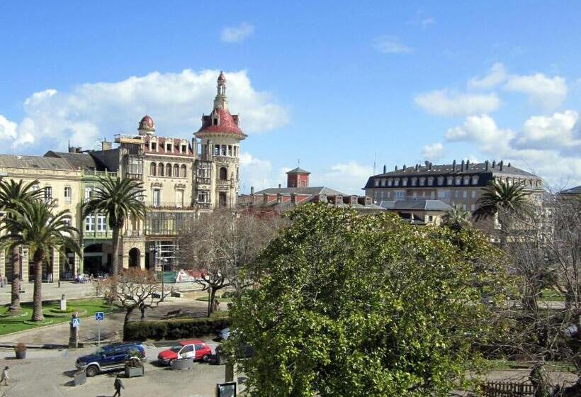 بنسيون Hostal Linares