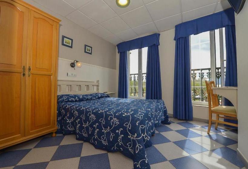 بنسيون Hostal Linares